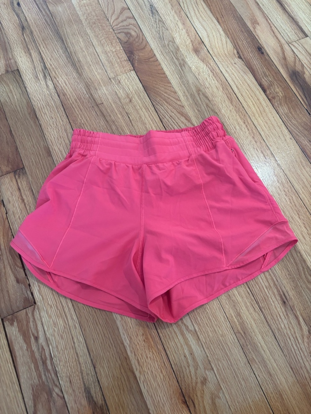 Lululemon Hotty Hot Short 4” Lined PINK 6 LIKE NEW
